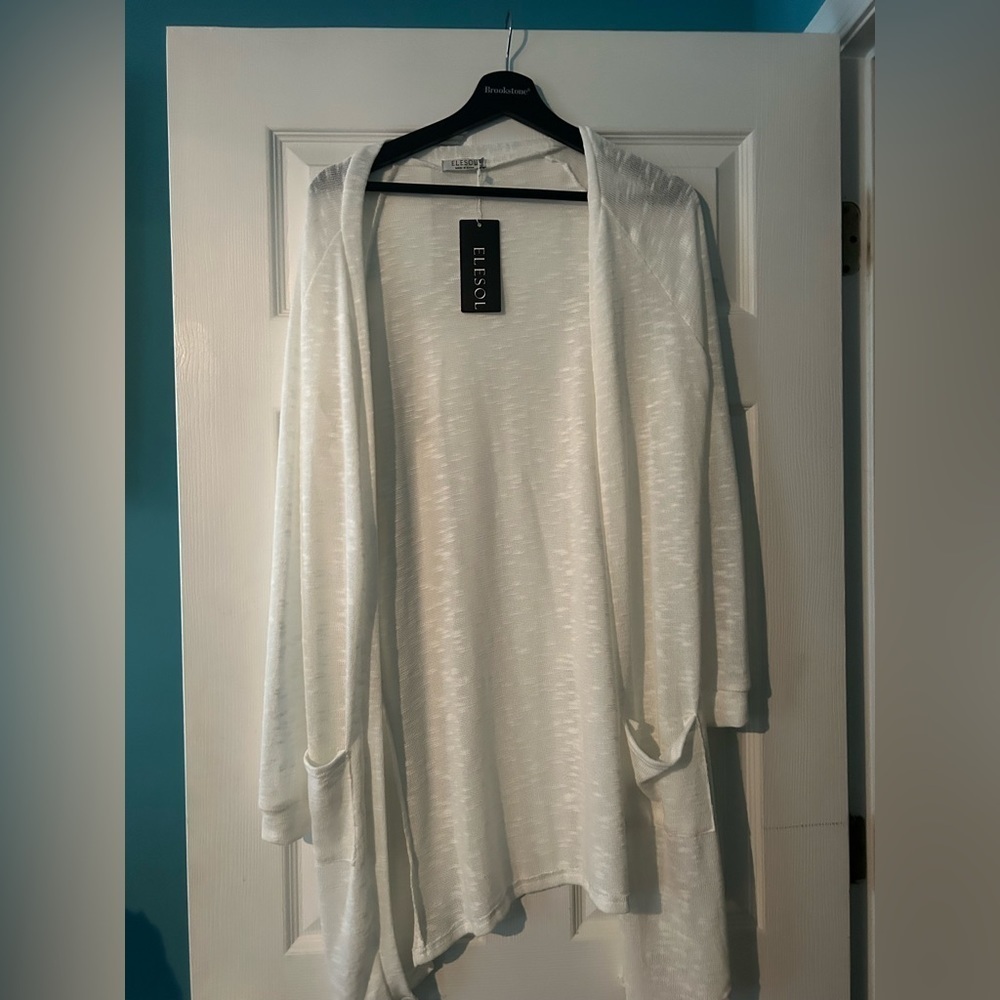 Brand: Elesol Size: Medium Color: White